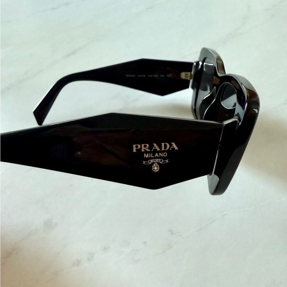 Prada geometric acetate butterfly sunglasses - Picture 4 of 7